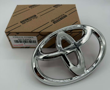 TOYOTA LAND CRUISER FRONT GRILLE EMBLEMS OEM 2005-2014 MODELS 90975-02076