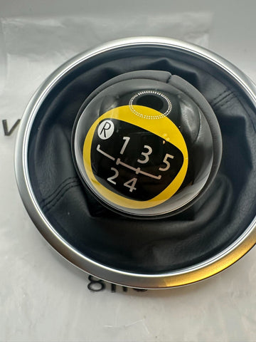 VOLKSWAGEN BEETLE A5 GEAR SHIFT KNOB LEATHER WITH TRIM NEW 5C0711113B CYD